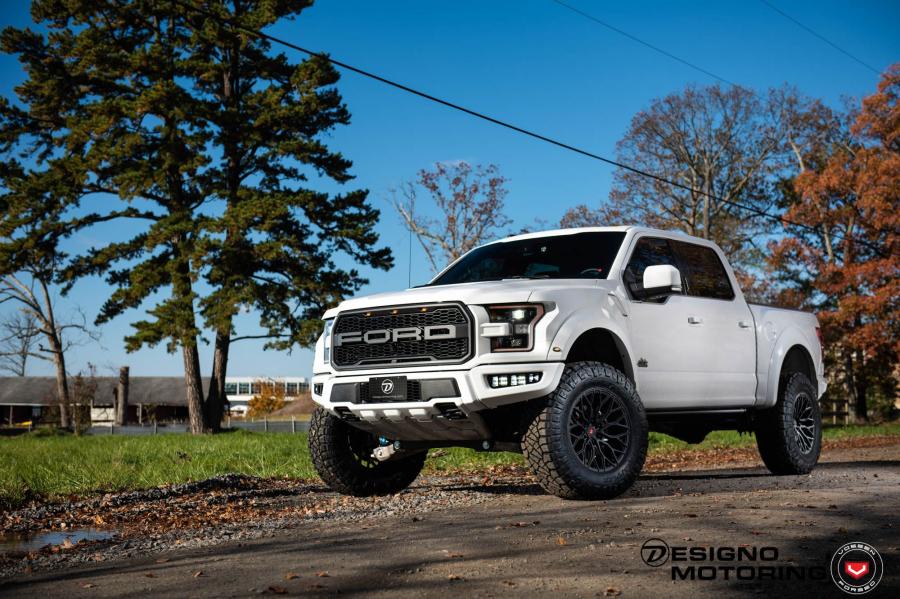  Ford F-150 Raptor by Designo Motoring on Vossen Wheels (S17-02) 2018 года  (фото 1 из 4)